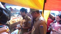 Stan OK OCE tersebut diberi nama ayam goreng Sabana yang diresmikan di kantor kecamatan Tanah Abang, Jalan KH Mas Mansyur, Jakarta Pusat, Selasa (19/12/2017)