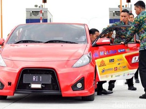 Aturan Kendaraan Listrik Tinggal Tunggu Tanda Tangan Jokowi