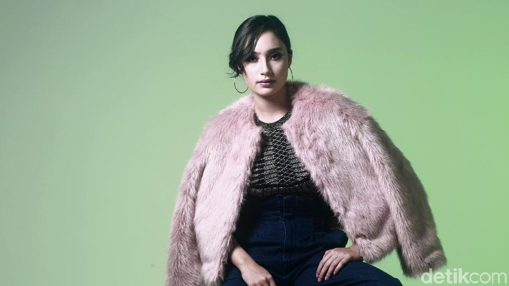 Tonton Video Wawancara Tatjana Saphira Soal Penolakan di Awal Kariernya