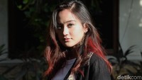 Salsha kembali mengungkit kisahnya itu saat ditemui ditengah pemotretan untuk cover novel bertajuk Revenge. Pool/Noel/detikFoto.