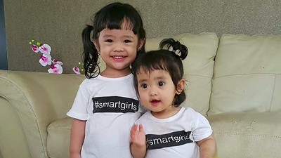 Khadeejah dan Maryam, si Duo Imutnya Oki Setiana Dewi