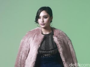 Cantiknya Tatjana Saphira dengan Jaket Bulu