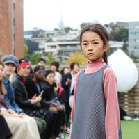 Saat masih berusia tujuh tahun, Kim Haeun telah berhasil masuk ke industri modeling. Dengan fitur wajah yang lembut, dan ekspresinya yang menawan, Haeun telah memiliki lebih dari 32 ribu pengikut di akun Instagramnya. Foto: Instagram