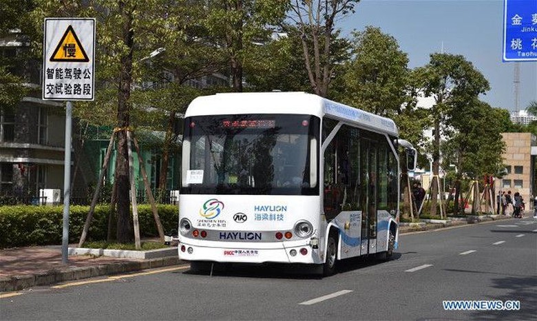 Bus tanpa sopir di China. Foto: Dok. News.cn Bus tanpa sopir di China. Foto: Dok. News.cn