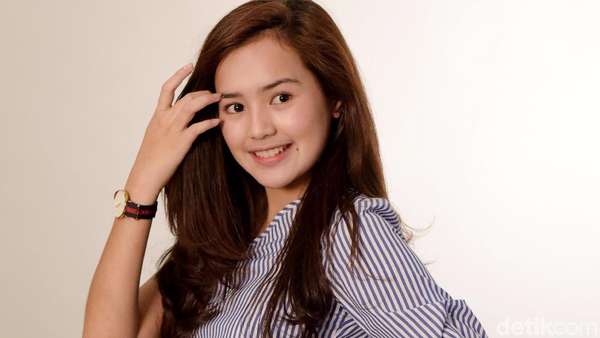 Gaya Centil Beby Tsabina Gaya Centil Beby Tsabina
