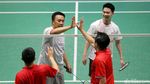 Lihat Aksi Menpora yang Jatuh Bangun Lawan Ricky/Candra