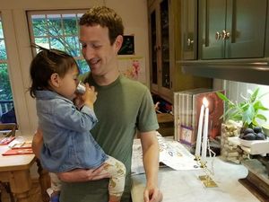 5 Potret Mark Zuckerberg Bersama Putri Sulungnya, Max