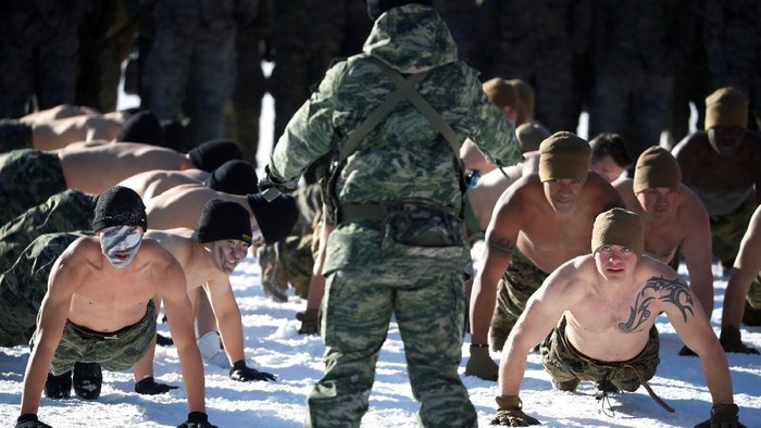 South Korean and U.S. Marines take part in a winter military drill in Pyeongchang, South Korea, December 19, 2017. REUTERS/Kim Hong-Ji