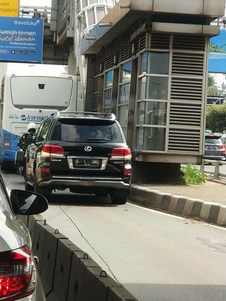 Samsat Surati Pemilik Mobil B-1-UNO Terkait Pajak Kendaraan Samsat Surati Pemilik Mobil B-1-UNO Terkait Pajak Kendaraan