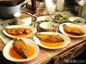 Nyang Ini Pecak Gurame Punye Babe