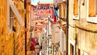 Dengan keindahannya yang lestari dan sering menjadi lokasi syuting serial serta film terkenal, Dubrovnik kini kian populer di mata traveler mancanegara (Thinkstock)