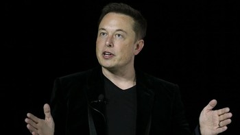 1. Elon Musk, melalui proyek mobil elektronik, roket luar angkasa, hingga panel surya untuk pemukiman, menjadikan Elon Musk selaku Bos dari Tesla, SpaceX, dan The Boring Company ini orang yang paling berpengaruh di bidang teknologi saat ini. (Foto: Istimewa/Hyperloop/The Boring Company/Geety Images)