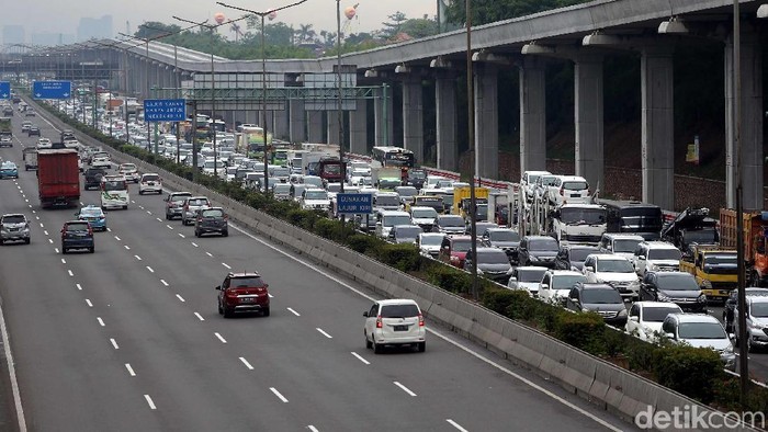 Natal dan Tahun Baru, Pekerjaan Jalan Tol Libur 10 Hari