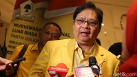 Ketum baru Partai Golkar, Airlangga Hartarto akan mengirimkan nama Ketua DPR baru usai DPR menjalani reses atau tahun baru. Saat ini posisi Novanto dijabat sementara oleh Fadli Zon lewat Pelaksana Tugas (Plt) Ketua DPR. Foto: Airlangga Hartarto. (Ari Saputra/detikcom).