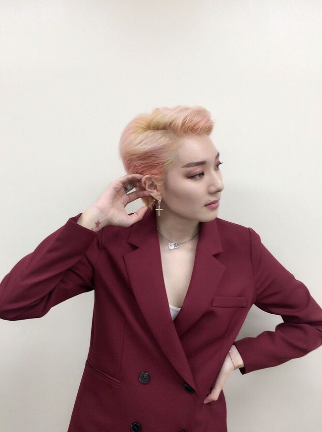 Lirik lagu Beside You milik Nine9 dan Dear Cloud menjadi postingan Instagram terakhir Jonghyun Shinee sebelum ia bunuh diri. Foto: Instagram