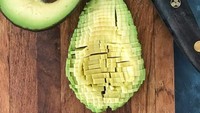 Kalau ini esensinya menyantap alpukat dengan efek 3 dimensi atau pixel. Bukan gambar saja yang 3 dimensi, buah alpukat juga bisa lho! Foto: Istimewa