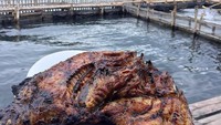 Jika traveler ingin mencari kuliner, di tepi danau banyak tempat makan yang menjual ikan gurame. Bukan gurame biasa, ikan ini memiliki rasa yang berbeda dengan gurame pada umumnya (Dok Pribadi Rafita)