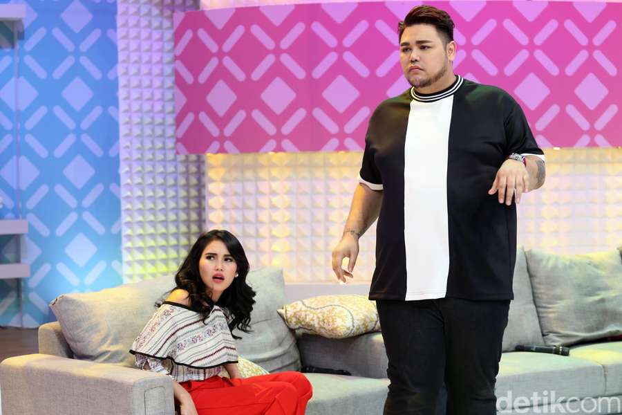 Ivan Gunawan Makin Lengket dengan Ayu Ting Ting