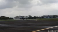 Pesawat tempur Sukhoi SU-30 saat bersiap terbang.