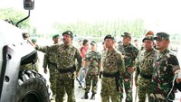 Kepada para prajurit, Panglima TNI mengatakan bahwa tantangan dan ancaman global saat ini sangat kompleks seiring dengan perkembangan teknologi seperti ancaman cyber. Menurutnya, tantangan dan ancaman tersebut sangat berdampak terhadap keselamatan dan keutuhan NKRI.