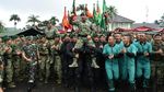 Momen Marsekal Hadi dan Letjen Edy Diarak Prajurit Kostrad