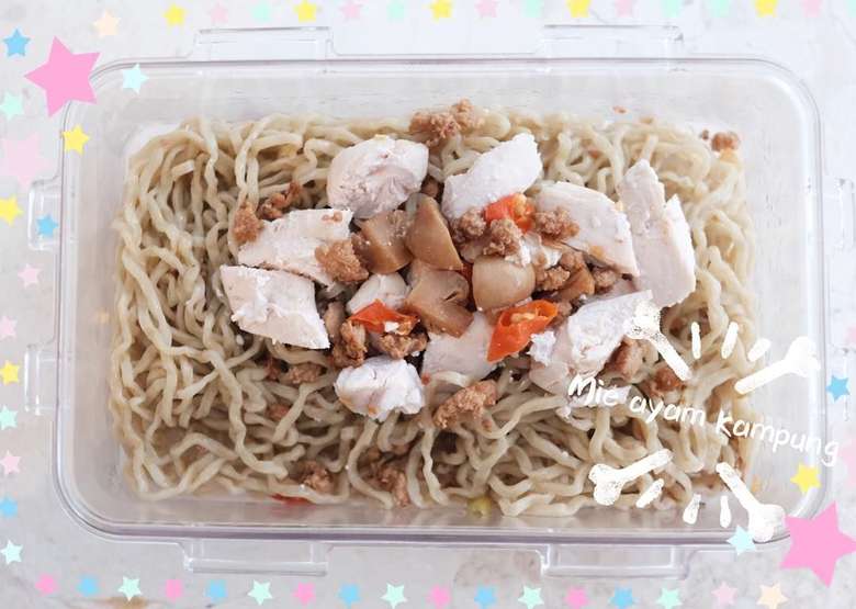 Kalau Ini Mie Ayam Kampung Pesanan Ruben Nampak Menarik Selera Dengan Topping Ayam Yang Ditumis Kalau Ini Mie Ayam Kampung Pesanan Ruben Nampak Menarik Selera Dengan Topping Ayam Yang Ditumis