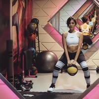 Selain itu wanita berusia 27 tahun ini rutin menjaga kesehatan tubuhnya dengan berbagai jenis olahraga. Foto: Instagram @mariaselena_