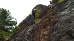 Foto: Libur Akhir Tahun ke Via Ferrata Trenggalek, Ngeri-ngeri Seru!
