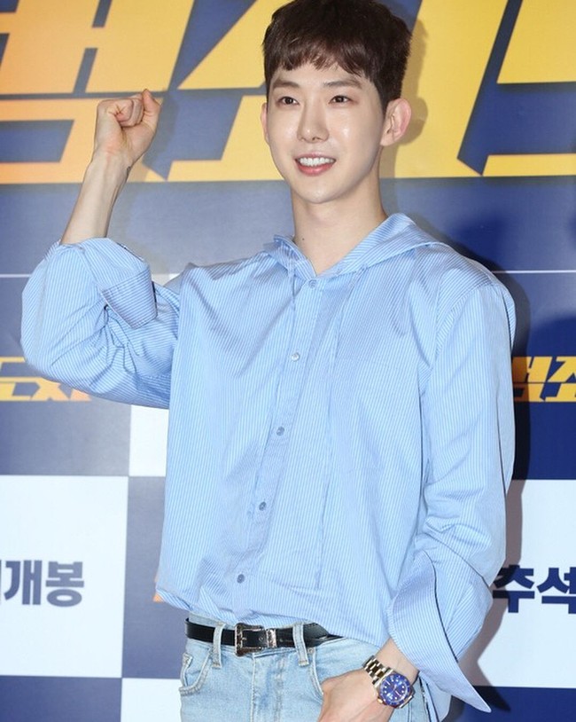 Bercita-cita menjadi seorang idol Kpop bisa membuat depresi. Jo Kwon pun mengaku merasa stres berlebihan ketika menjalani masa training delapan tahun sebelum jadi artis. Masa transisi menjadi seorang idol juga membuatnya stres. Foto: Instagram