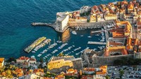 Inilah kota Dubrovnik di Kroasia. Dubrovnik adalah kota pertama di Eropa yang mengenal sistem karantina. Sistem karantina di Dubrovnik sudah dilakukan sejak tahun 1377. (Thinkstock)