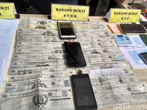 Komplotan Karawang Bikin BPKB dan STNK Palsu, Ini Cara Bedakannya