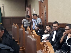4 Manfaat Kesehatan Banyak Senyum dan Semringah Seperti Setya Novanto