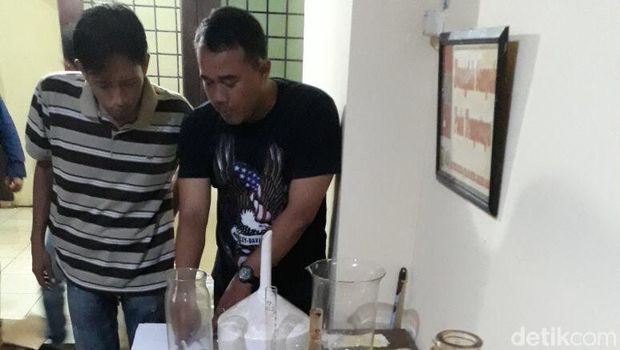 Polisi Gerebek Pabrik Sabu di Kebon Jeruk