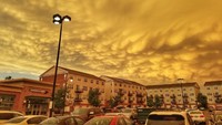 Awan mammatus atau awan payudara di Landsdowne, Virginia, pada Mei 2017 (Foto: Dok. Facebook Jason Demers via The Washington Post)