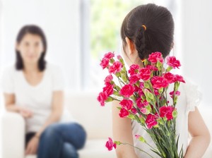 15 Rekomendasi Hadiah Hari Ibu Penuh Kesan, Ada yang Bisa Bikin Sendiri!