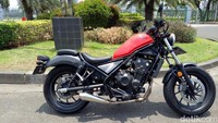 Mesin 500 cc yang digendong CMX500 Rebel ini mampu menyemburkan tenaga maksimal hingga 35,2 kW pada 8.500 rpm dengan torsi maksimal 45,8 Nm pada 5.500 rpm.