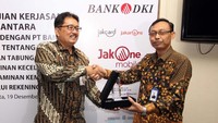 Kerjasama antara PT Bank DKI dan PT Taspen itu meliputi perihal Pembayaran Tabungan Hari Tua, Pensiunan, Jaminan Kecelakaan Kerja, dan Jaminan Kematian. Foto: dok. Taspen