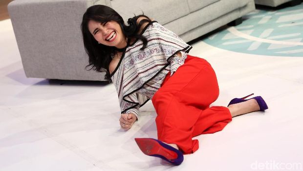 Juru Rias Ayu Ting Ting Sindir Via Vallen (Lagi), Mata Najwa Balik ke TV