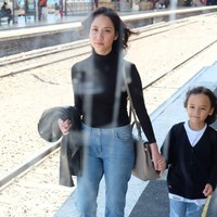 Sudah punya anak dan berusia 34 tahun, tapi tengok sendiri penampilan Bunga Citra Lestari yang masih cocok jadi anak kuliahan. Tanpa dress glamour dan makeup berlebihan, aktris dan penyanyi yang dijuluki BCL itu justru tampak lebih awet muda. Foto: Instagram