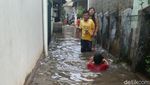 Potret Tanggul Kali Pulo Jati Padang yang Jebol dan Bikin Banjir