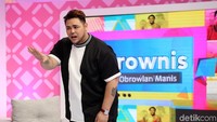 Sebelumnya ia sempat geram karena video Ayu Ting Ting dan Raffi yang duduk sebelahan di pesawat.
