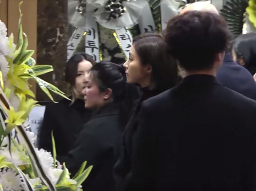 Shin Se Kyung Mantan Kekasih Yang Hadir Di Pemakaman Jonghyun Shinee Foto 2...