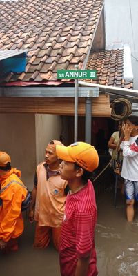 Potret Tanggul Kali Pulo Jati Padang Yang Jebol Dan Bikin Banjir