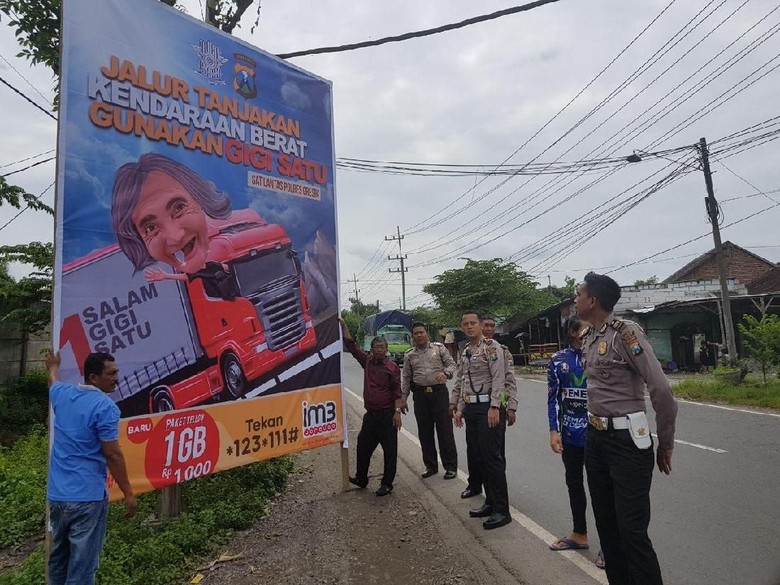 Banyak Truk Tak Kuat Nanjak di Gresik, Polisi Andalkan 