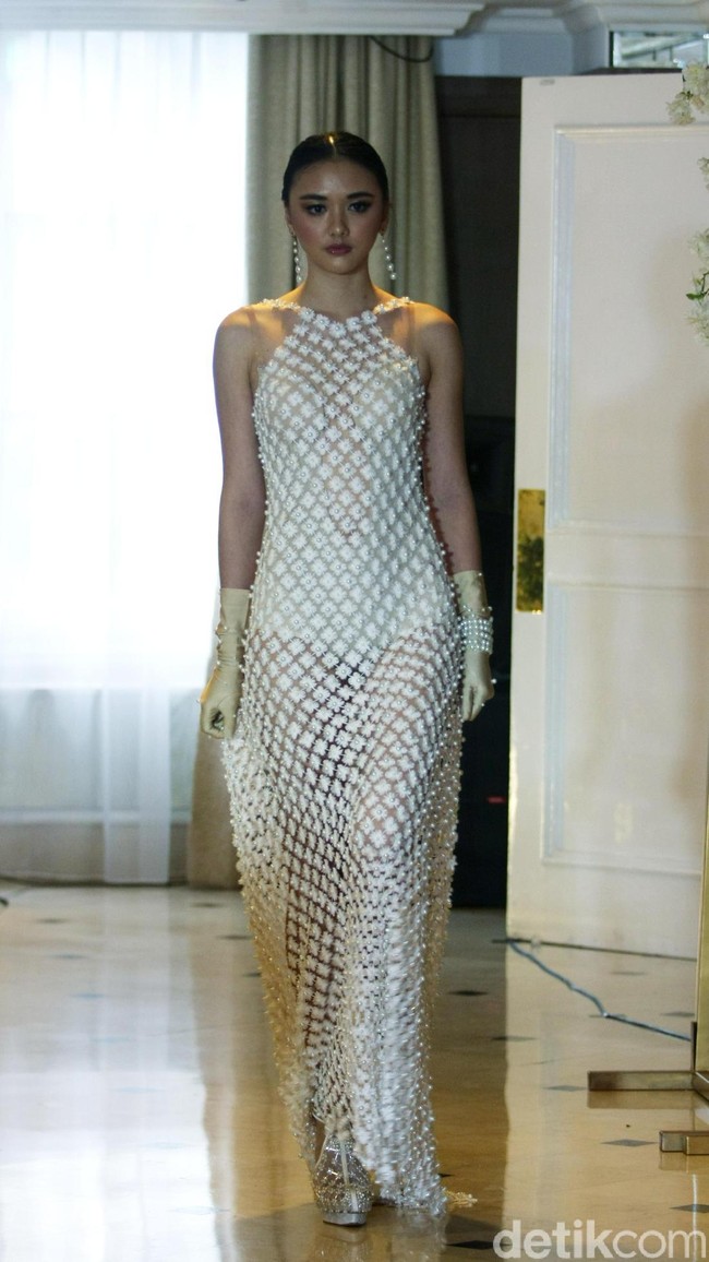 Fashion Show koleksi terbaru gaun pengantin Bramanta Wijaya yang terinspirasi masa kejayaan Hollywood di era 30-an di Hotel Gran Mahakam, Jakarta, Rabu [20/12/2017]. Foto: Mohammad Abduh/Wolipop