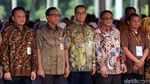 Potret Gembira Lansia Terima 500 Kacamata Gratis dari Pemprov DKI