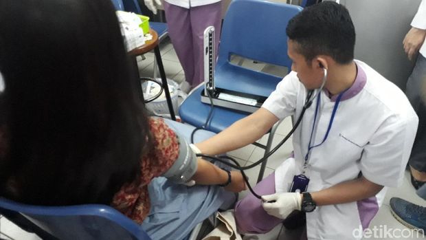 Siswa Pusing dan Sesak Usai Suntik Difteri, Dokter: Masih Normal