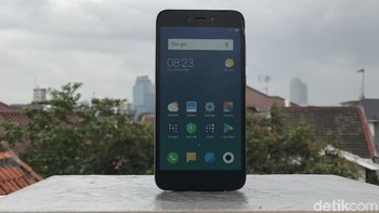 Redmi 5A hadir dengan bentangan layar 5 inch dengan resolusi HD. Foto: Adi Fida Rahman/detikINET