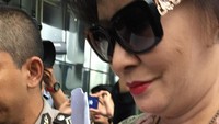 Luciana merupakan ibu dari Dwina Michaella, anak Novanto yang hari ini diperiksa KPK terkait e-KTP (Foto: Nur Indah Fatmawati/detikcom)