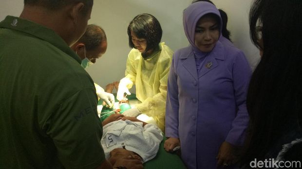 HUT Ke-72, Paspampres Gelar Khitanan Massal